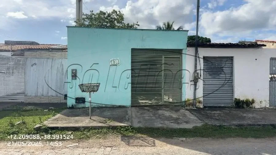 Casa com 2 quartos, 2 banheiros e 1 vaga de garagem