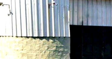 Barracão comercial com 200m² construídos em terreno de 220m²