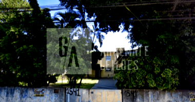 Terreno de 536m² com 378m² construídos