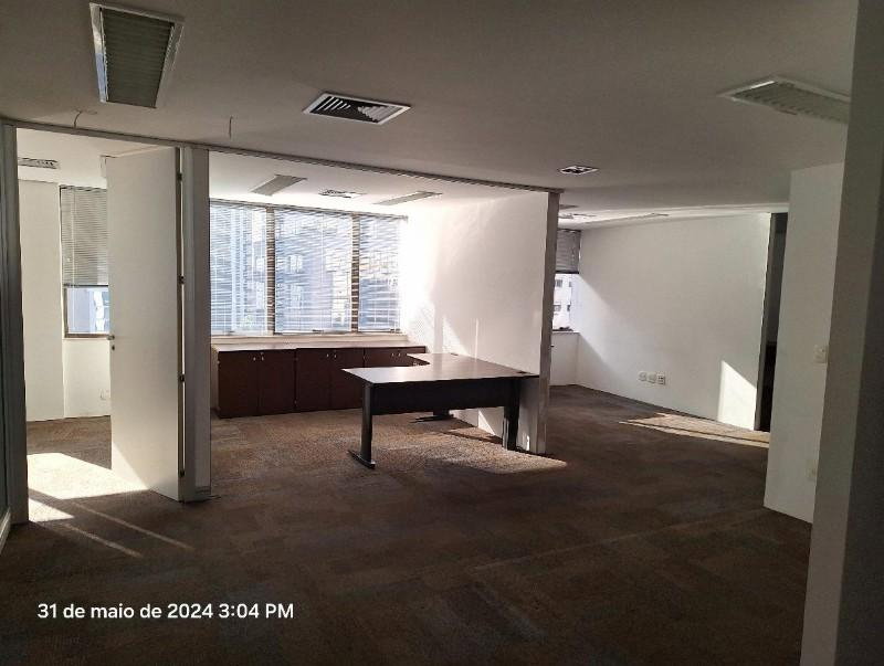 Escritório comercial de 514m², mobiliado e pronto para uso