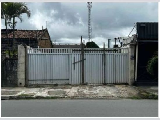 Casa em Recife com 183m² de terreno e 1 vaga