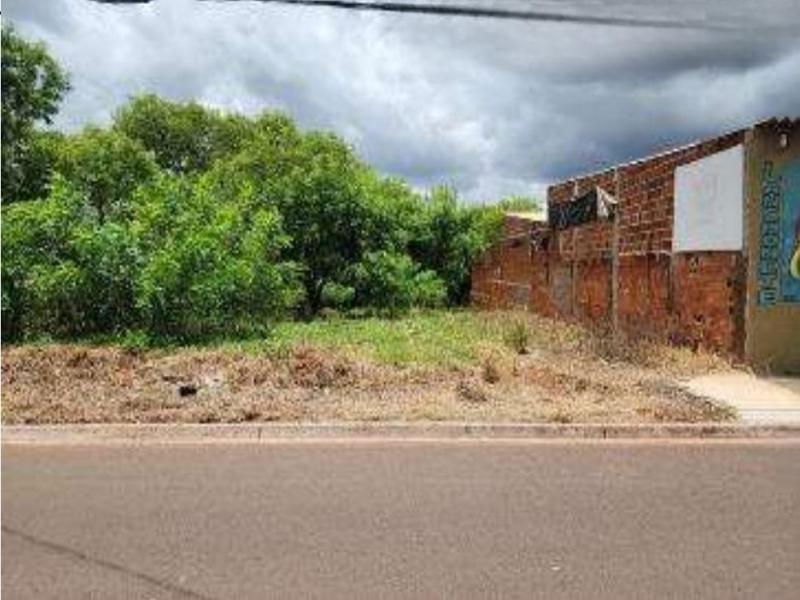 Lote Desocupado em Araçatuba com 300 m²