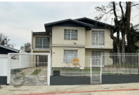 Terreno urbano de 750m² com edificação em Canoinhas