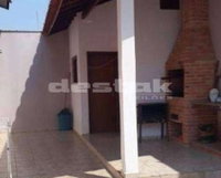 Casa com 2 dormitórios, suíte, área de lazer e garagem