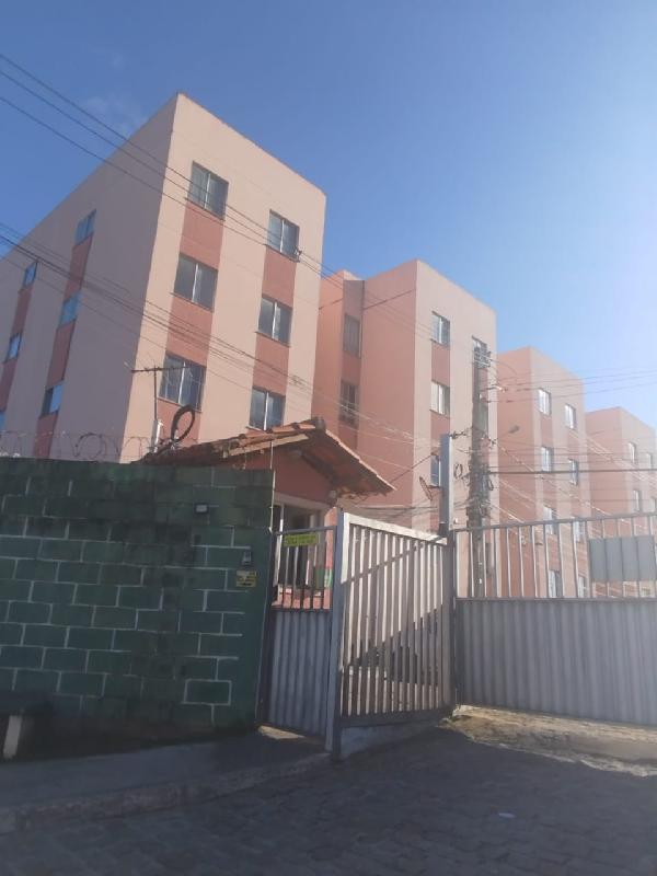 Apartamento com 2 quartos em Lauro de Freitas/BA