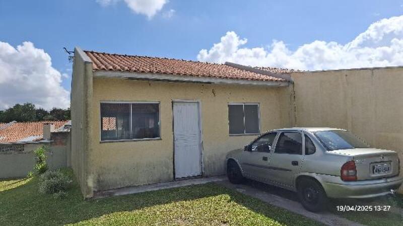 Casa 2 quartos com 37,8m² construída, terreno 105,6m², desocupada