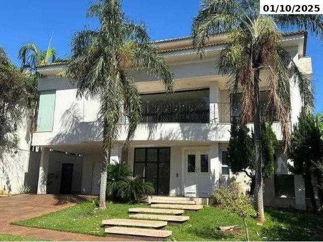 Sobrado de alto padrão com 566,15m² em terreno de 700m²