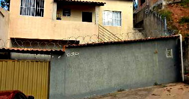Casa com 2 Quartos e Garagem em Ibirité