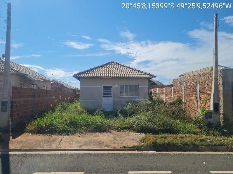 Casa com 2 quartos, 44,82m², terreno 200m², desocupada