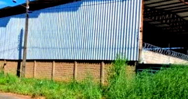 Galpão amplo 1800m² construídos, terreno 2369m², ocupado
