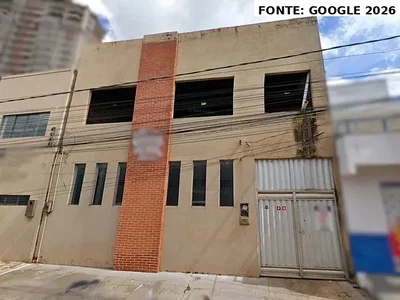 Edificação Comercial/Residencial com 4 Suítes e Garagem para 3 Veículos