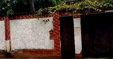 Casa em Leilão com 3 Quartos e 2 Banheiros