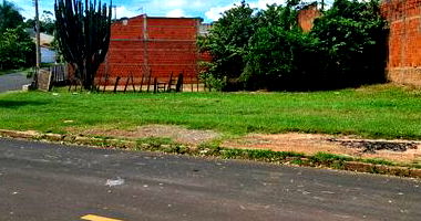 Terreno de 330m² em Loteamento Celina Dalul