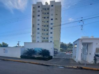Apartamento com 2 dormitórios, 1 banheiro e 1 vaga