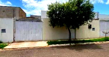 Casa com 2 quartos, 1 banheiro, 1 vaga e 53,63m² construída