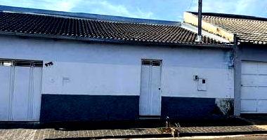 Casa com 2 Quartos e Área Privativa em Uberlândia