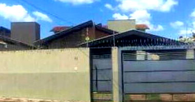 Casa com 3 quartos, suíte e varanda em Campo Grande