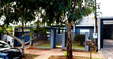 Casa Ocupada com 120m² de Área Construída