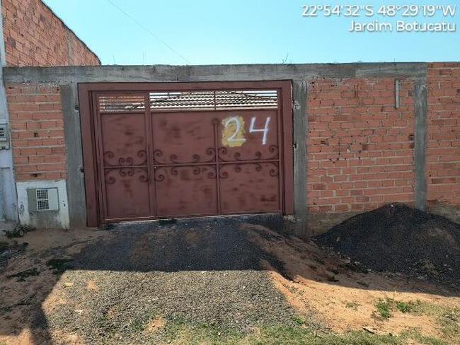 Casa com 2 Quartos e 45,47 m² Construídos