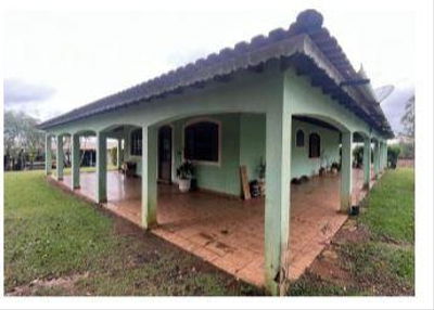 Sítio Araçatuba com Casa e Barracão em Quadra/SP