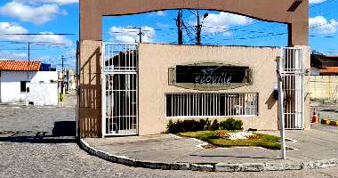 Casa em Feira de Santana com 2 quartos e 54m² de área privativa