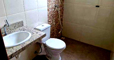 Casa desocupada com 3 quartos, 2 banheiros e 141m² construída