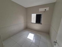 Casa desocupada com 2 quartos, 81m² construídos em terreno de 360m²