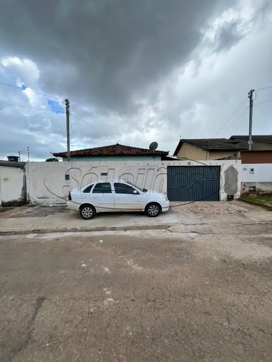 Casa em Anápolis com 360m² de terreno e 187,37m² privativos