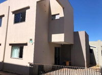 Casa ocupada com 2 quartos, 1 banheiro e 74,02 m²