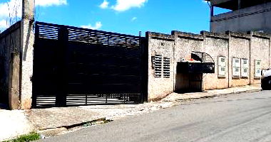 Casa 2 quartos, 1 banheiro, 1 vaga, 51m² construída, desocupada