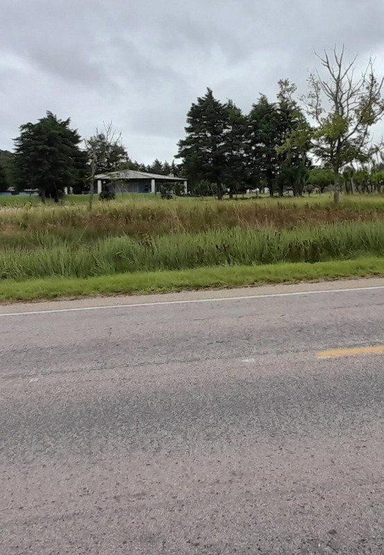 Terreno de 4.374,98m² com potencial comercial em Candiota