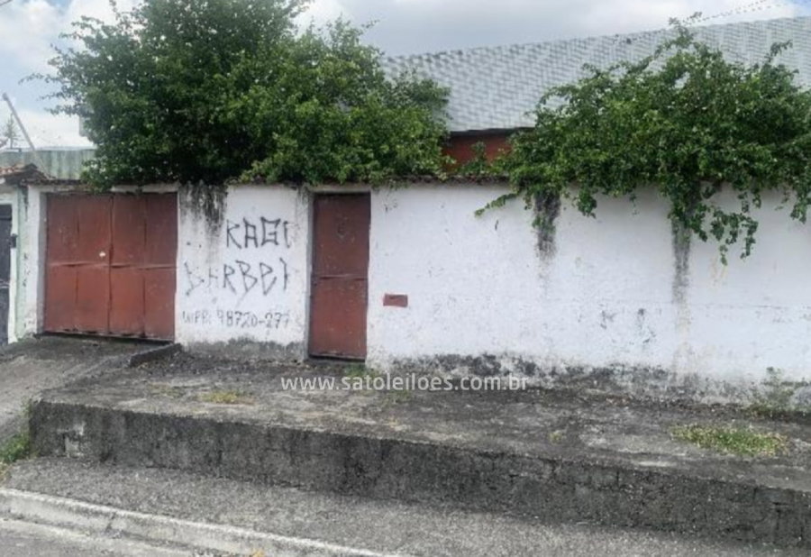 Casa com 2 quartos e 1 banheiro, área construída de 61.87 m², ocupada