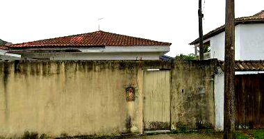 Casa com 3 quartos, 2 banheiros, 130m² construída, vaga ampla