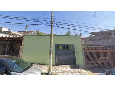 Casa ocupada com 3 quartos e 135 m² construídos