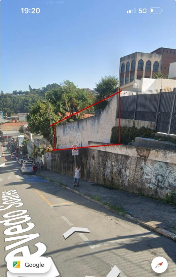 Casa com piscina e 3 dormitórios na região central de Franco da Rocha