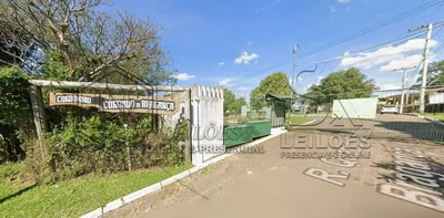 Casa com 2 dormitórios e garagem em condomínio
