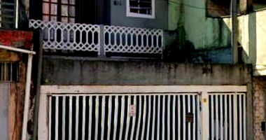 Casa com 211m² construídos, ocupada, em Jardim Rina