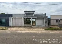 Casa padrão ocupada com 3 quartos, 2 banheiros e 250m² terreno