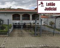 Casa de alto padrão 505m² com piscina e edícula em Águas de Lindóia