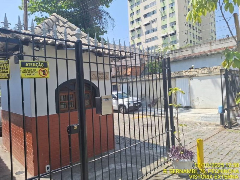 Casa Ocupada com 288m² de Área Construída no Rio de Janeiro