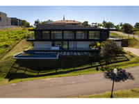 Sobrado em Condomínio com Ampla Área Verde