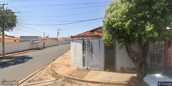 Frações Ideais de Terreno com Salão e Casa em Araraquara