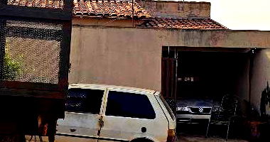 Casa com 3 quartos, 2 banheiros e 1 vaga, área construída 114m²