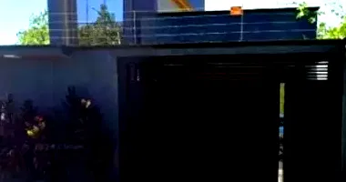 Casa com 160,95m² construídos em terreno de 300m² - Ocupado