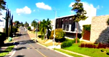 Casa com 4+ quartos, 457.93m² construída, 4 vagas, ocupada