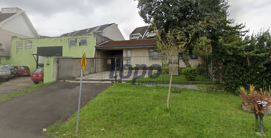Imóvel residencial e comercial com 2 quartos e 2 banheiros