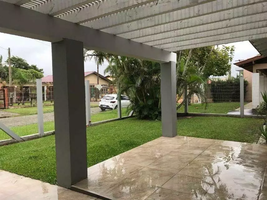 Casa com 1 vaga de garagem, 141m² construídos, ocupada