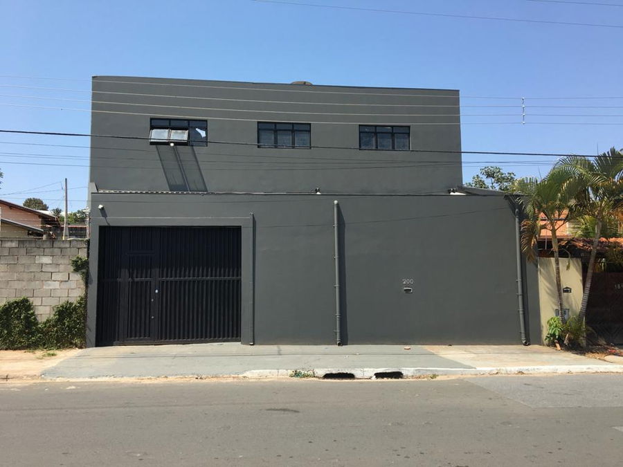 Imóvel Comercial com cozinha, escritórios, banheiros e cabine de pintura, desocupado