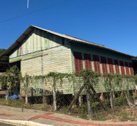 Construção Mista em Carlos Gomes - 60m² em Estado Ruim