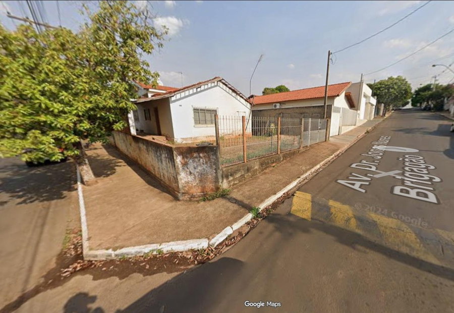 Casa em Iacanga/SP com 228m² de Terreno